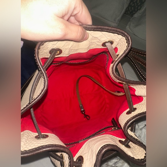 Limited Edition Dooney and Bourke drawstring bucket bag in Alligator - Picture 12 of 13